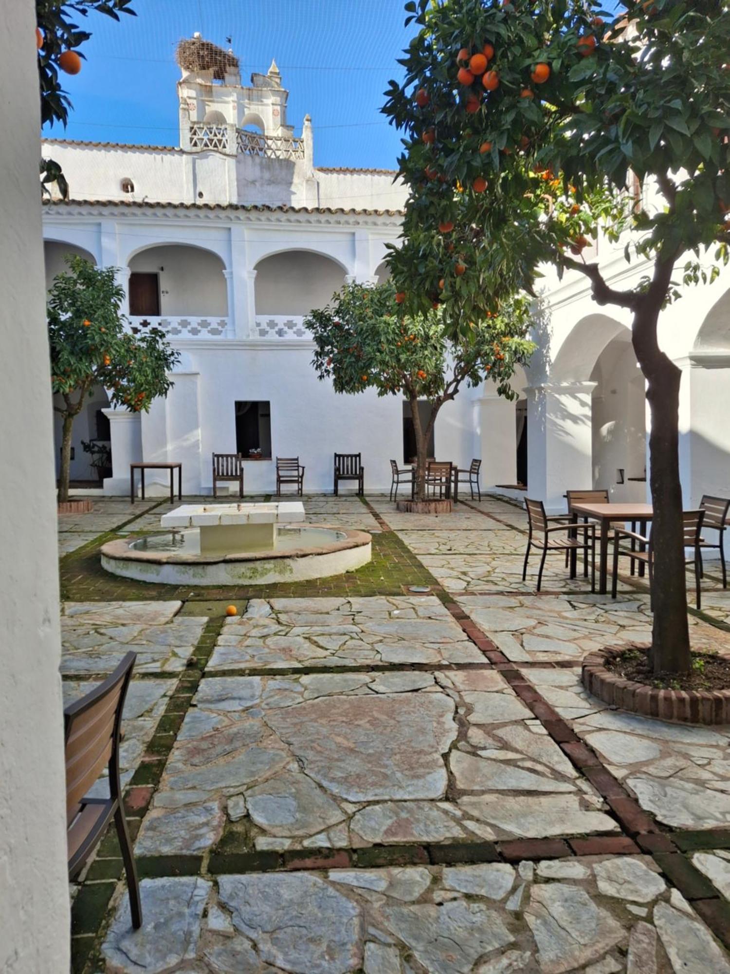 Hospederia Convento De La Parra, 06176 (Adults Only) Ξενοδοχείο La Parra  Εξωτερικό φωτογραφία